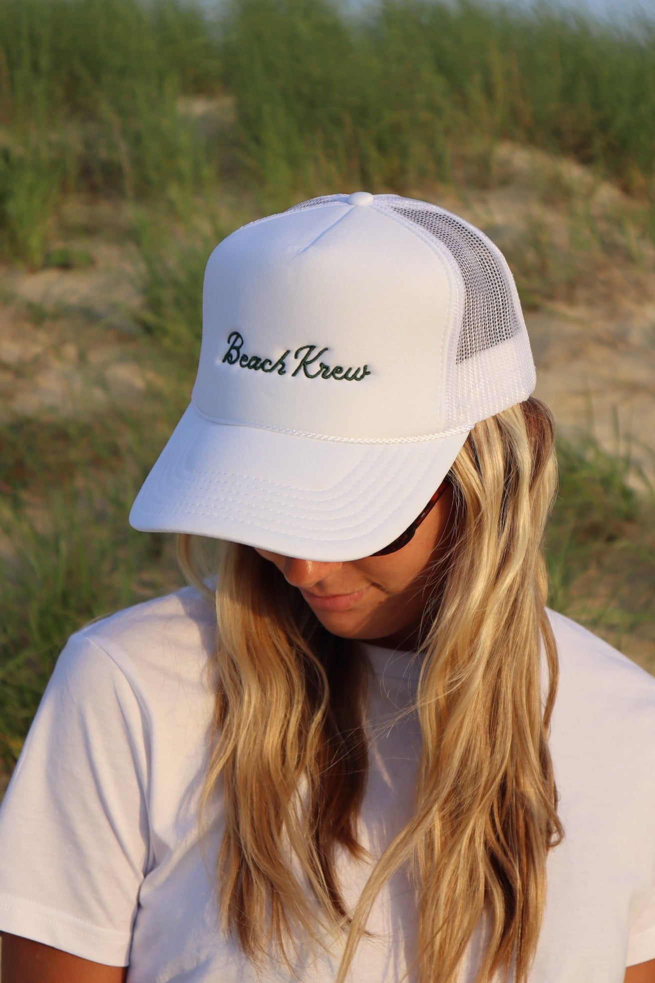 BEACHKREW SCRIPT TRUCKER HAT - WHITE