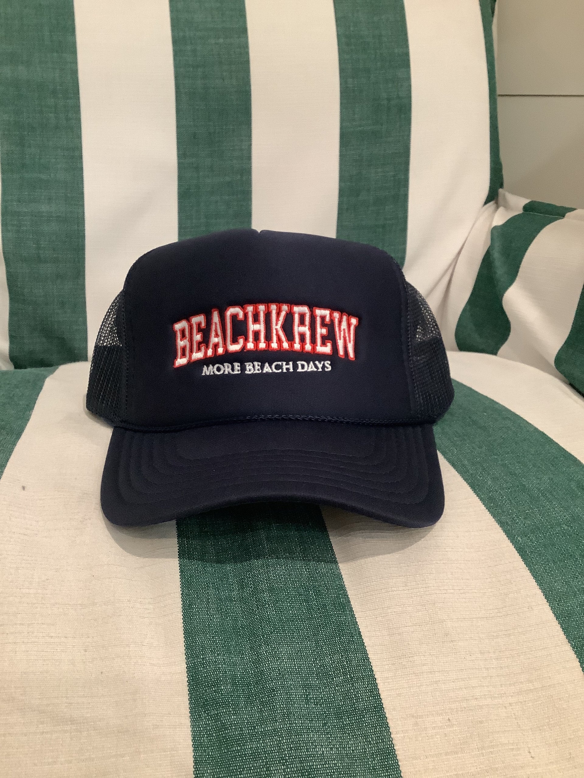 VARSITY TRUCKER HAT - NAVY