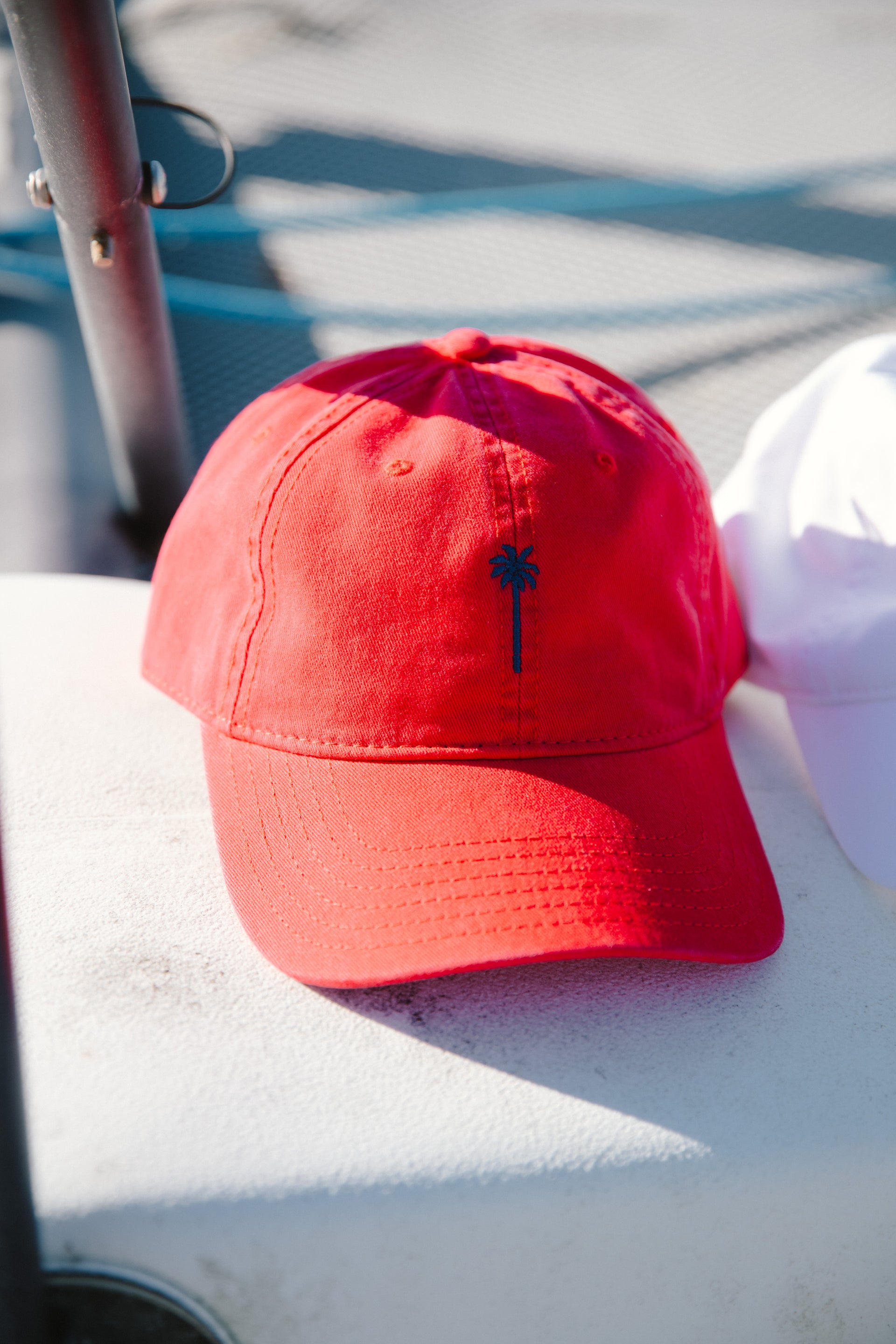 CLASSICS PALM DAD HAT - RED