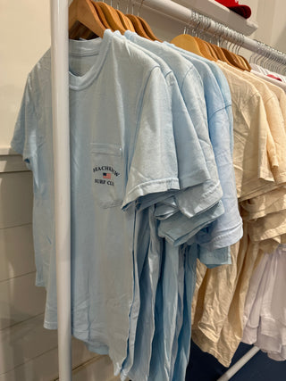 SURF CLUB POCKET TEE - LIGHT BLUE