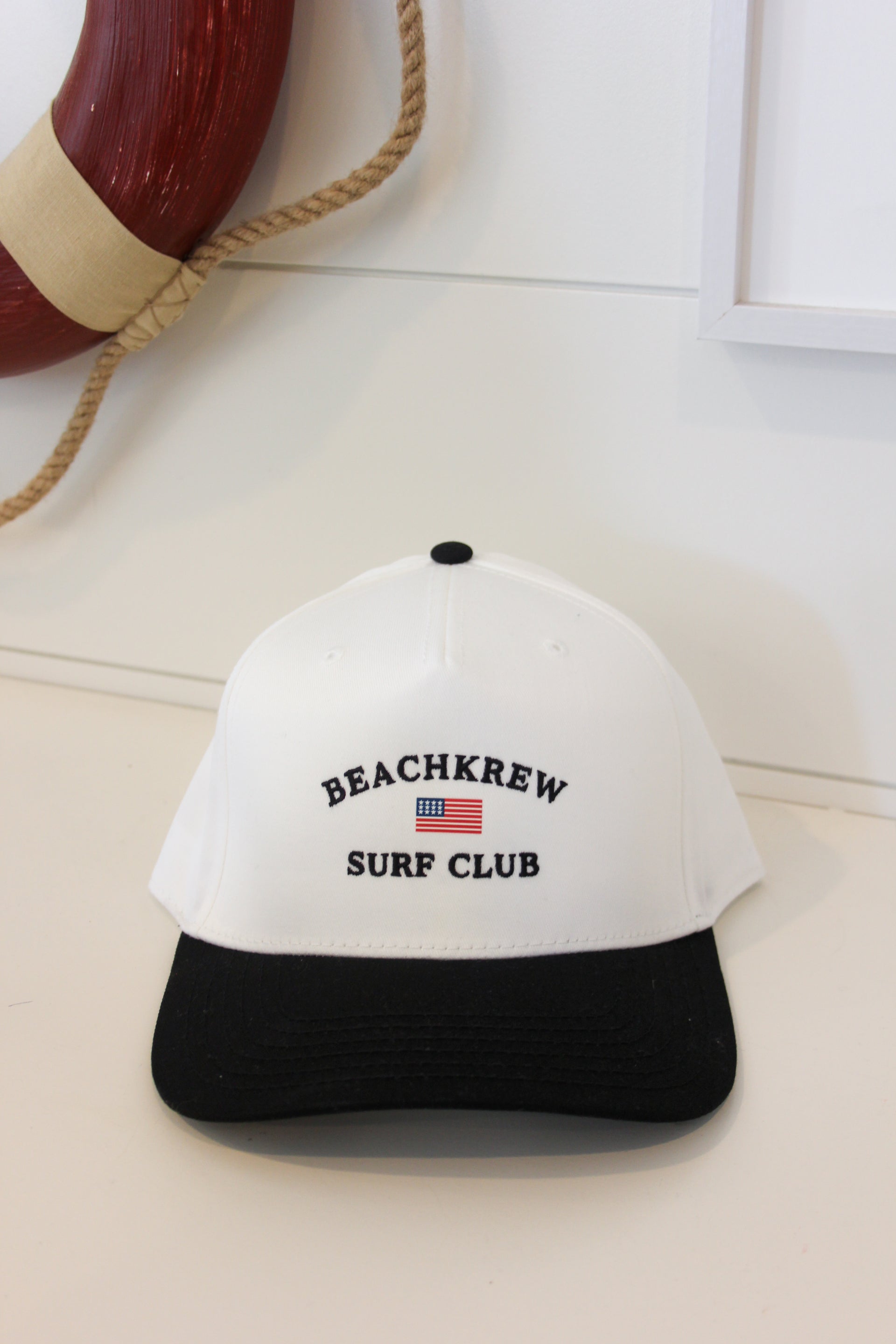 SURF CLUB SIGNATURE HAT - WHITE / BLACK