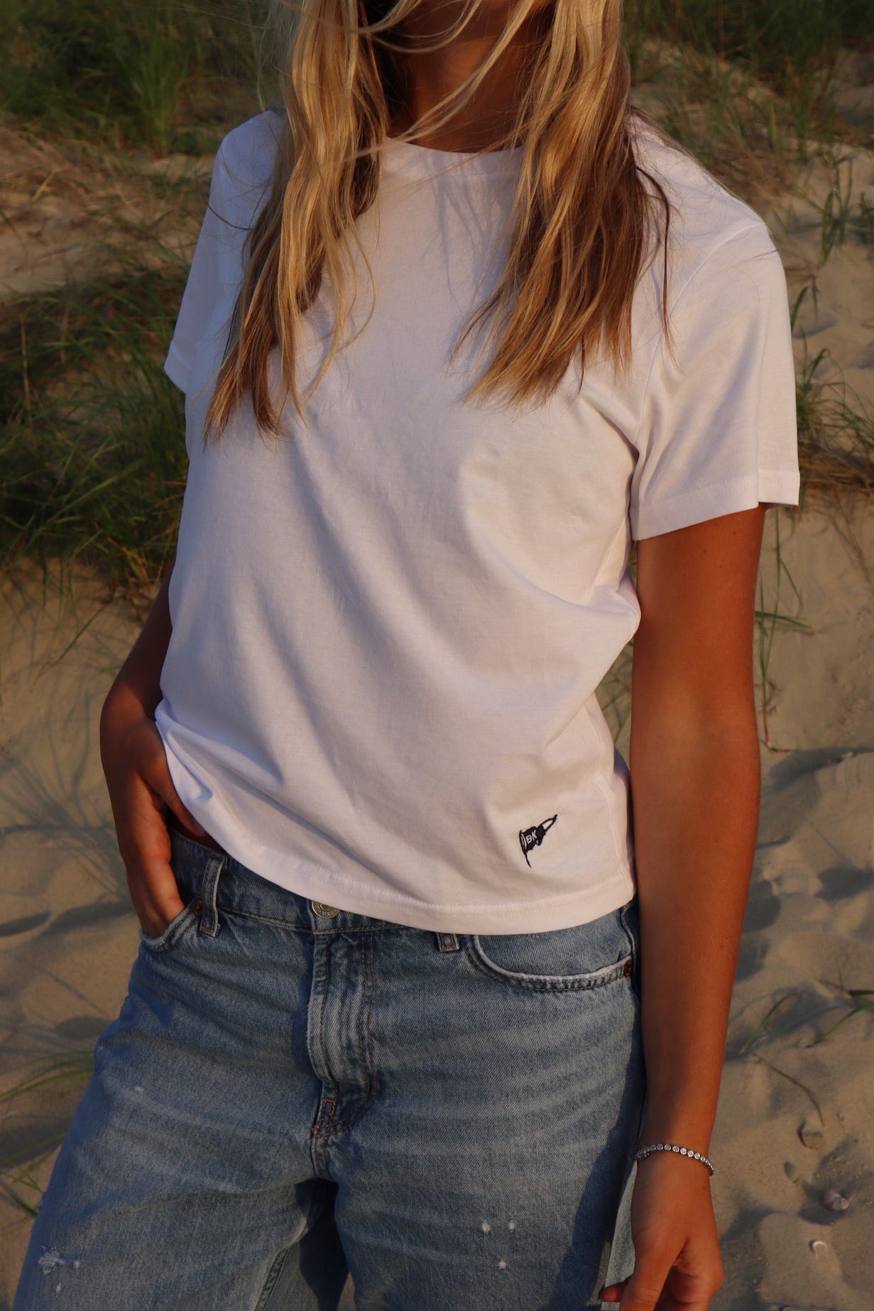 BK BURGEE WOMEN'S TEE - WHITE